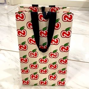 Gucci small sack with Gucci tissue